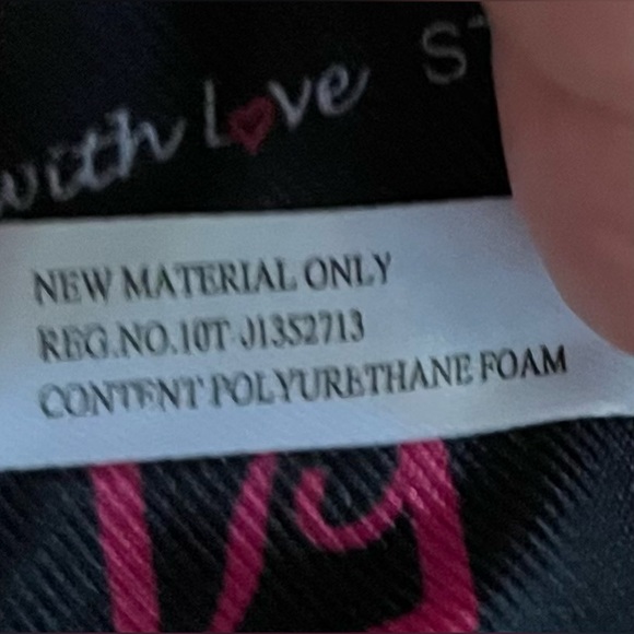 Stone Mountain USA, LLC crossbody bag. Bonus wristlet strap. Black & tan. - Picture 9 of 16